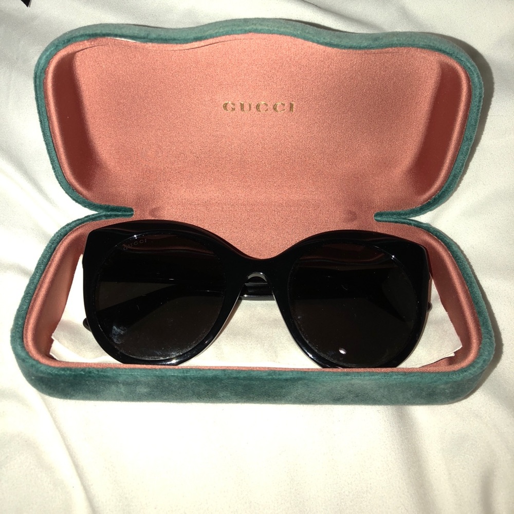 AUTHENTIC Gucci Cat Eye Sunglasses